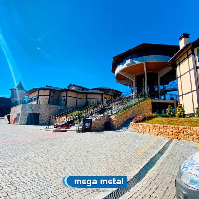 Comunicação Visual em chapa metálica cortada a laser pela Mega Metal