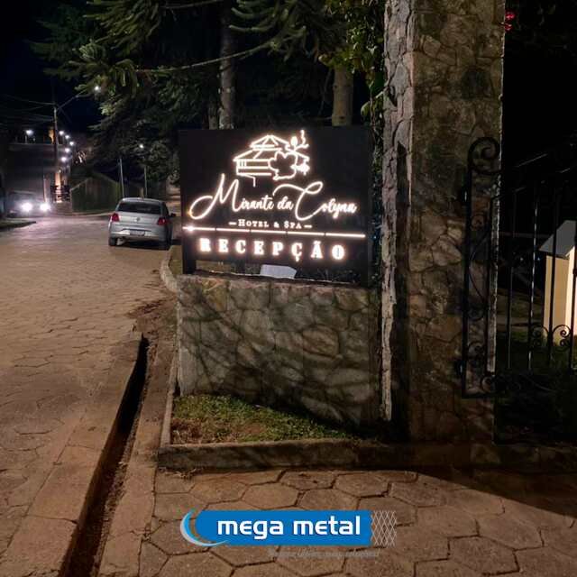 Comunicação Visual em chapa metálica cortada a laser pela Mega Metal
