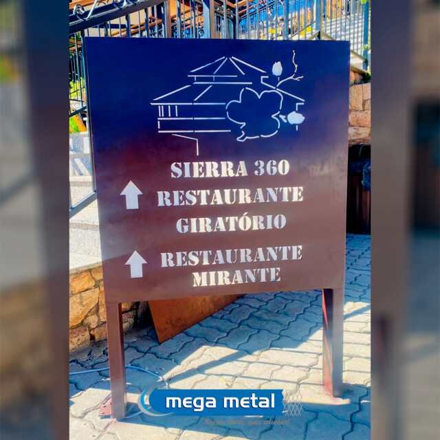 Comunicação Visual em chapa metálica cortada a laser pela Mega Metal
