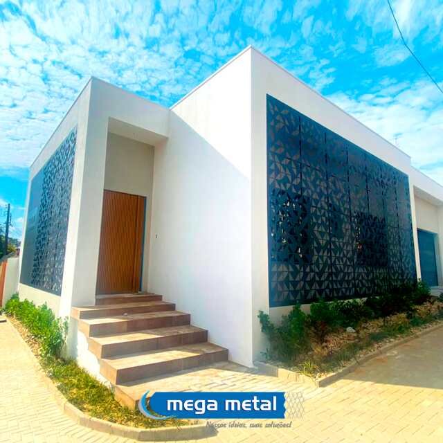 Fachadas em chapa metálica cortada a laser pela Mega Metal