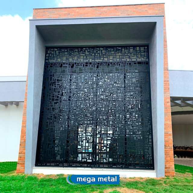 Fachadas em chapa metálica cortada a laser pela Mega Metal