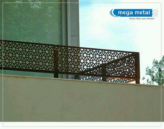 Guarda-corpos em chapa metálica cortada a laser pela Mega Metal