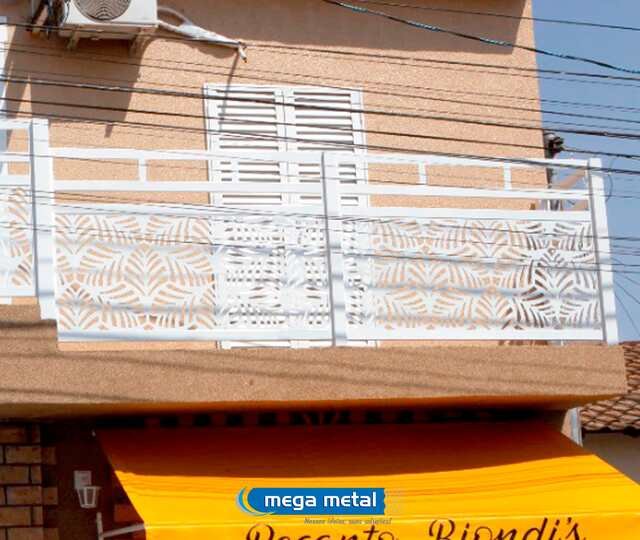Guarda-corpos em chapa metálica cortada a laser pela Mega Metal