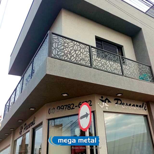 Guarda-corpos em chapa metálica cortada a laser pela Mega Metal